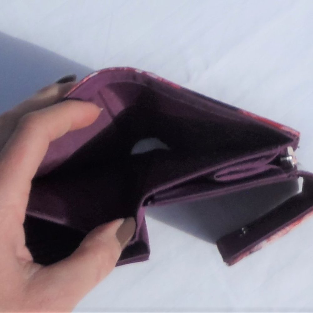 Floral Patent Leather Women’s Wallet - Pink Floral RFID - Picture 3 of 8